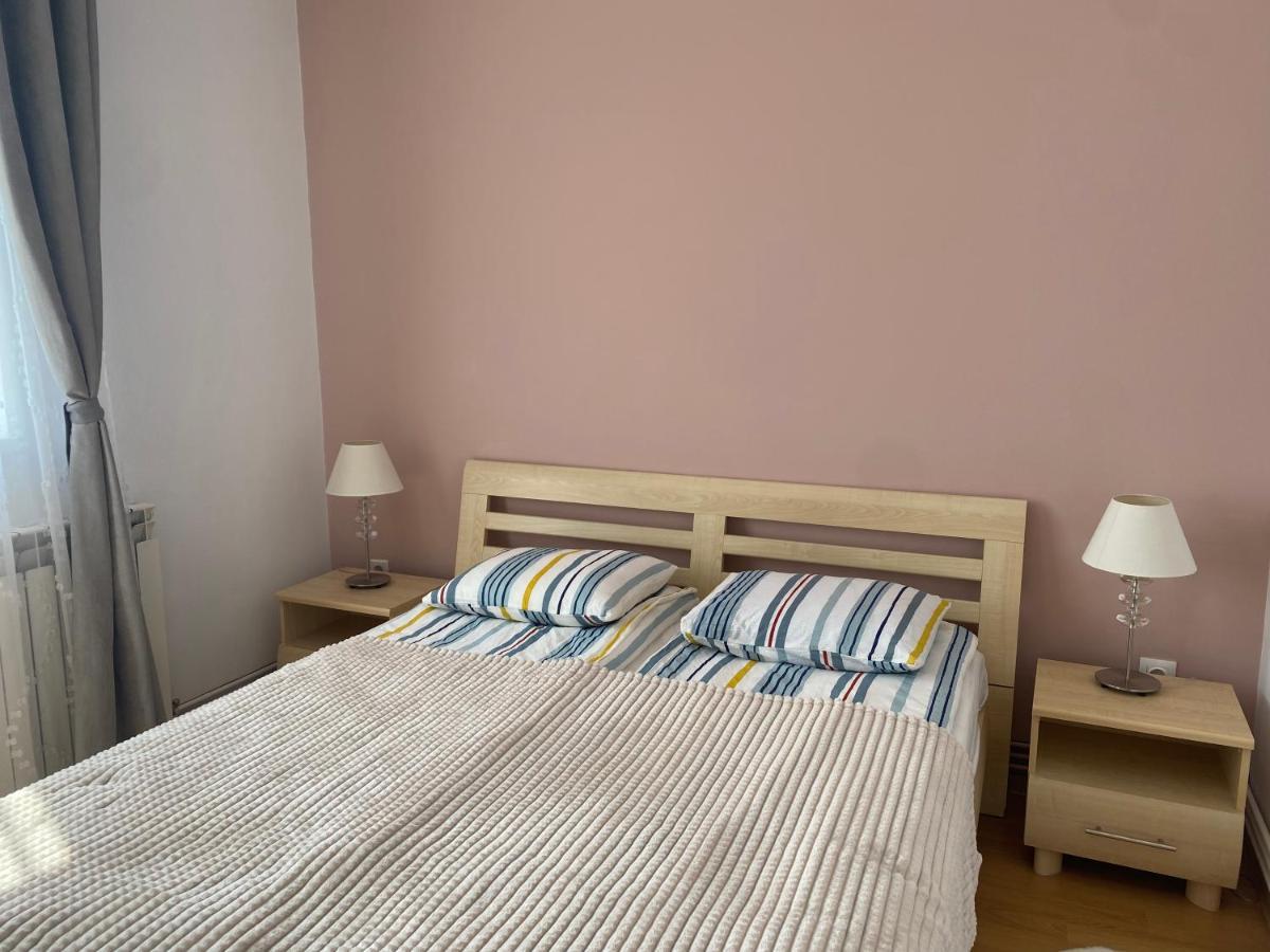 דירות Sfântu-Gheorghe Sendy Apartman 2 מראה חיצוני תמונה